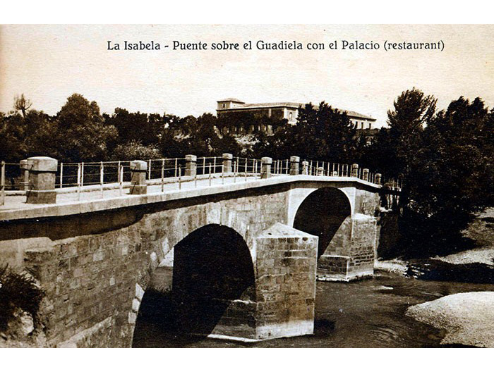Vista de Palacio desde el final del puente que unía La Isabela con la provincia de Cuenca. Realizada por Tomás Camarillo, años 20.